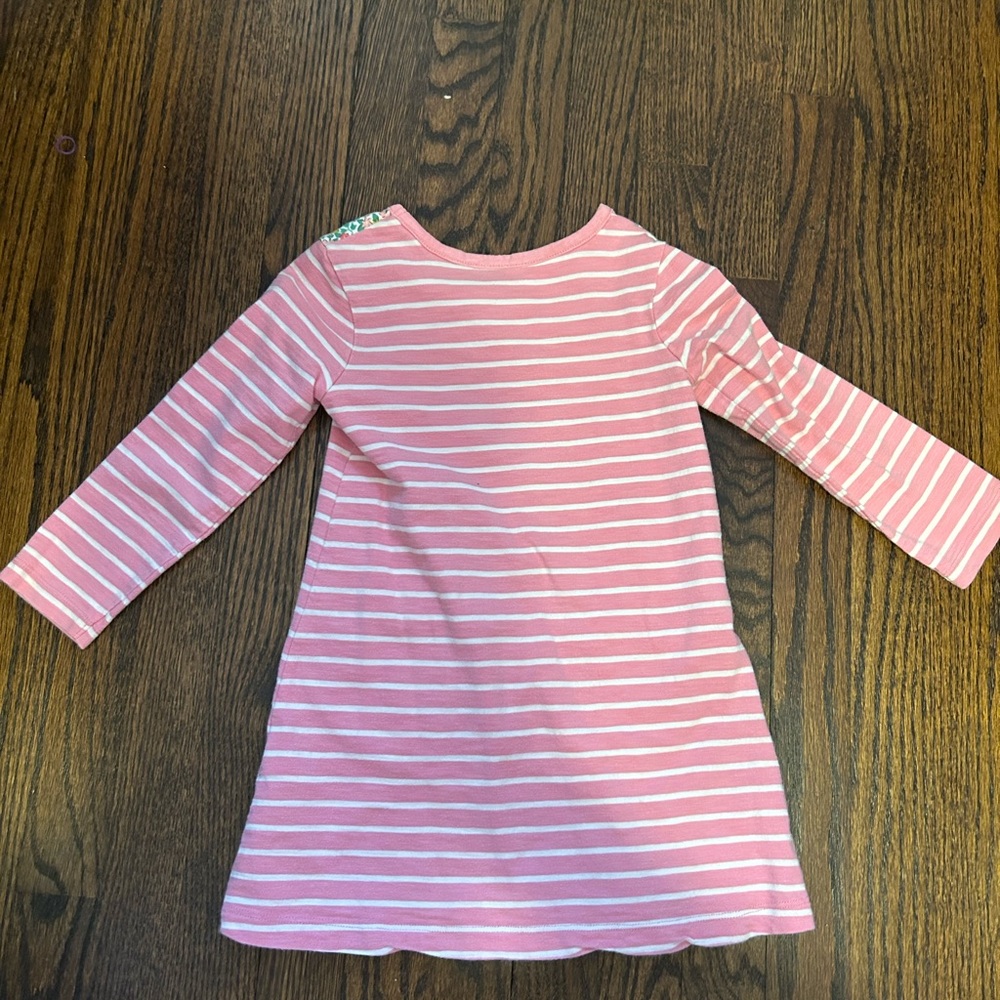 Mini Boden Pink Striped Dress with Floral heart pockets and around neck - Picture 4 of 4